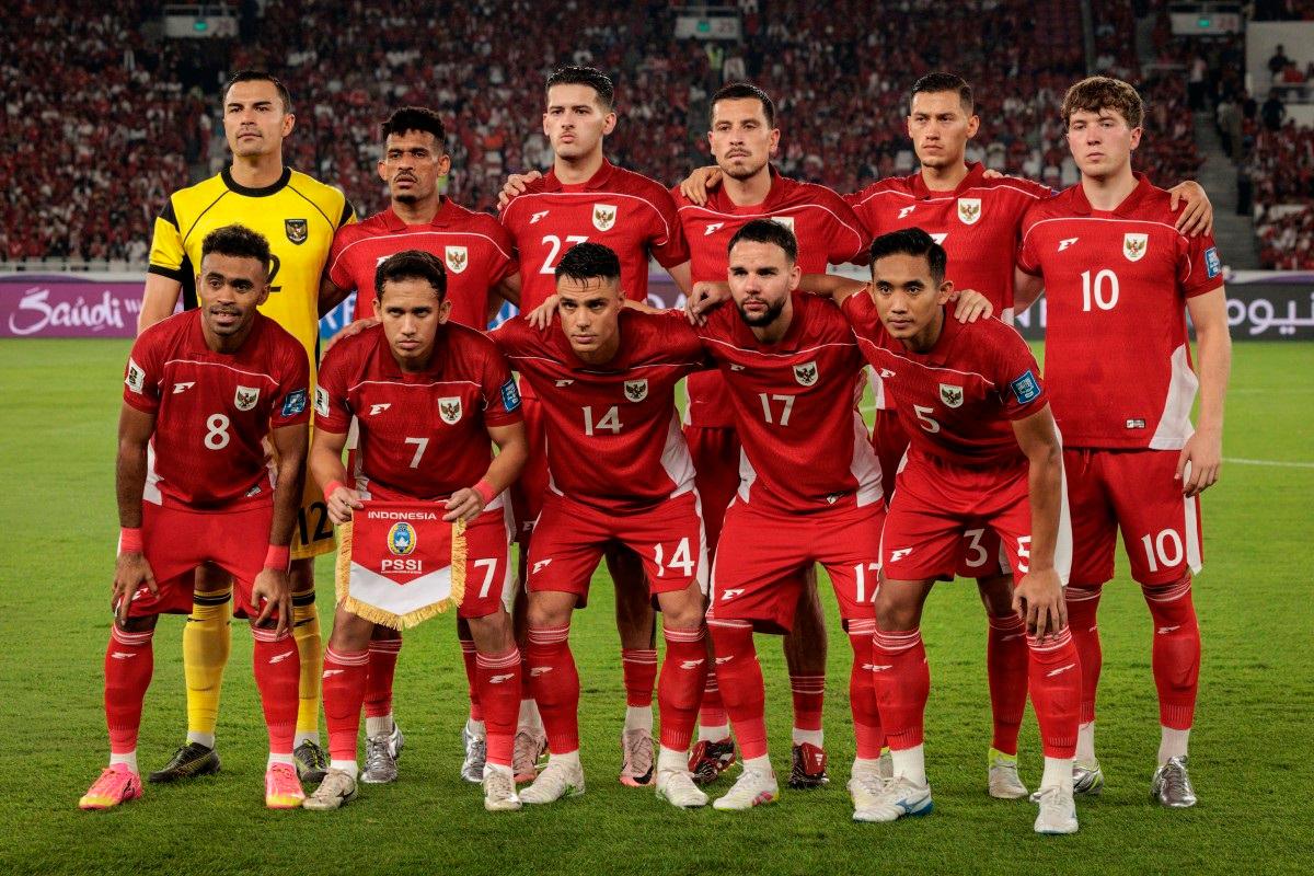 Indonesia’s players pose for a team photo ahead of the FIFA World Cup 2026 Asian qualifier football match. - Yasuyoshi CHIBA / AFP