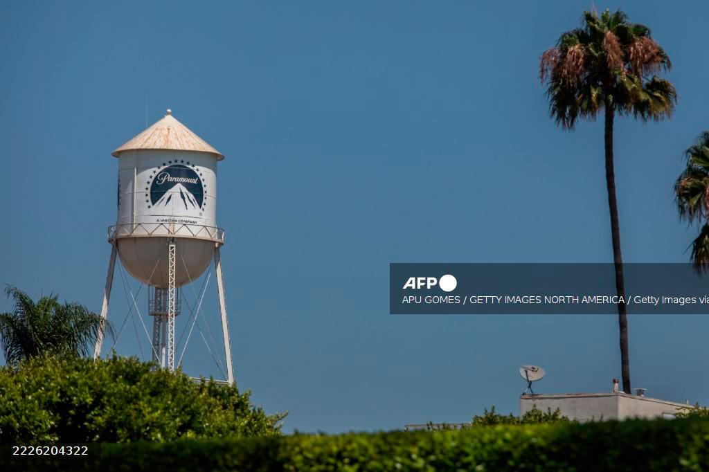 LOS ANGELES, CALIFORNIA - JULY 25: An exterior view of the Paramount Pictures Studio on July 25, 2025 in Los Angeles, California. The US Federal Communications Commission (FCC) has approved an $8 billion merger between Paramount and Skydance Media. - Apu Gomes/Getty Images/AFPPIX