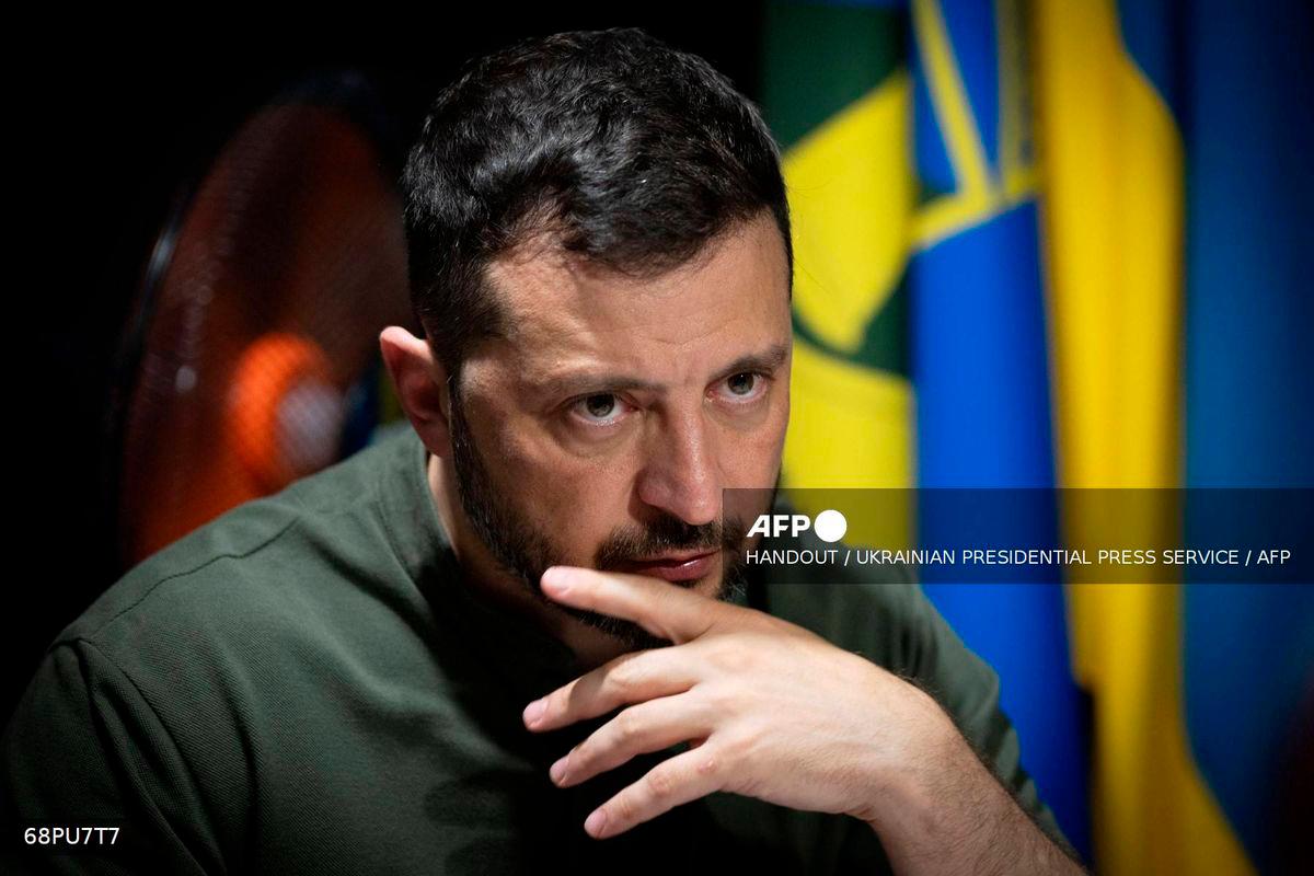 President Volodymyr Zelensky - Photo by AFP