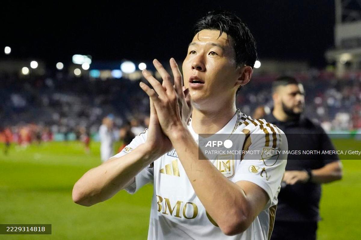 Son Heung-Min #7 of Los Angeles FC greets the fans during the MLS match between Chicago Fire FC and Los Angeles Football Club at SeatGeek Stadium on August 09, 2025 in Bridgeview, Illinois. (Photo by Patrick McDermott / GETTY IMAGES NORTH AMERICA / Getty Images via AFP)