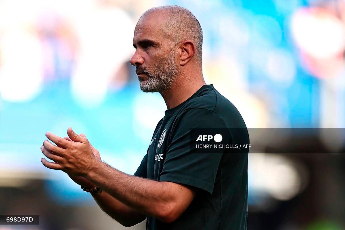 Chelsea's Italian head coach Enzo Maresca applauds the fans following the pre-season friendly football match between Chelsea and AC Milan at Stamford Bridge in London on August 10, 2025. - AFP