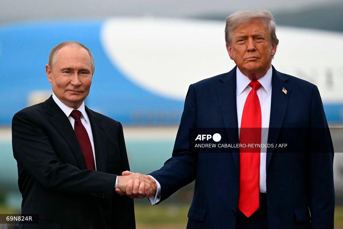 Russian President Vladimir Putin and US President Donald Trump- (Photo by ANDREW CABALLERO-REYNOLDS / AFP)