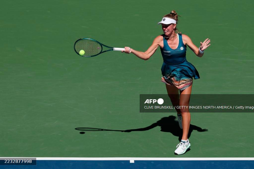 NEW YORK, NEW YORK - AUGUST 30: Magdalena Frech of Poland returns to Coco Gauff of the United States during their Women's Singles Third Round match on Day Seven of the 2025 US Open at USTA Billie Jean King National Tennis Center on August 30, 2025 in the Flushing neighborhood of the Queens borough of New York City. Clive Brunskill/Getty Images/AFPPIX
