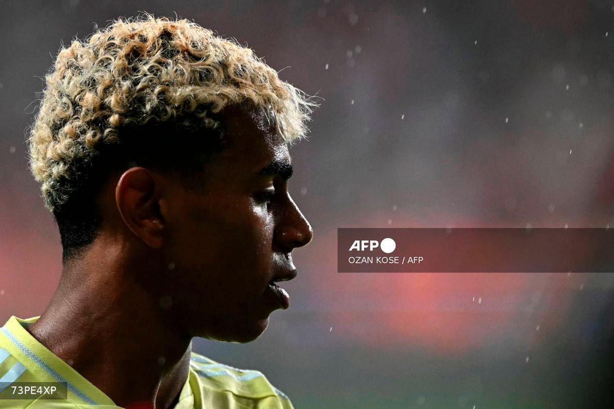 Spain's forward #19 Lamine Yamal looks on during the FIFA World Cup 2026 Group E qualification football match between Turkey and Spain at the Konya Buyuksehir Belediye Stadium, in Konya, on September 7, 2025. (Photo by Ozan KOSE / AFP)
