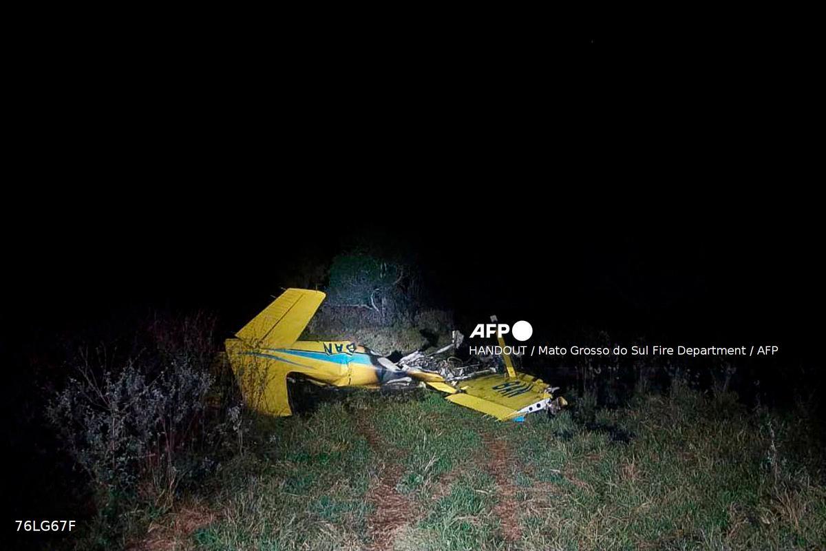 This handout picture released by the Mato Grosso do Sul Fire Department shows a crashed plane where Chinese architect Kongjian Yu died along with three other occupants at the Pantanal’s wetlands in Aquidauana, Mato Grosso do Sul state, Brazil on Sept 23, 2025. AFP PHOTO / MATO GROSSO DO SUL FIRE DEPARTMENT / HANDOUT