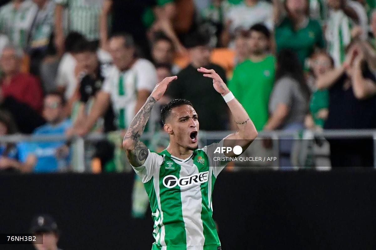 Real Betis' Brazilian forward #07 Antony celebrates scoring his team's second goal during the UEFA Europa League 1st round day 1 football match between Real Betis and Nottingham Forest at the Benito Villamarin stadium in Seville on September 24, 2025. - AFP