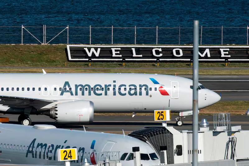 American Airlines flight 718 lands at LaGuardia airport in New York - REUTERSpix