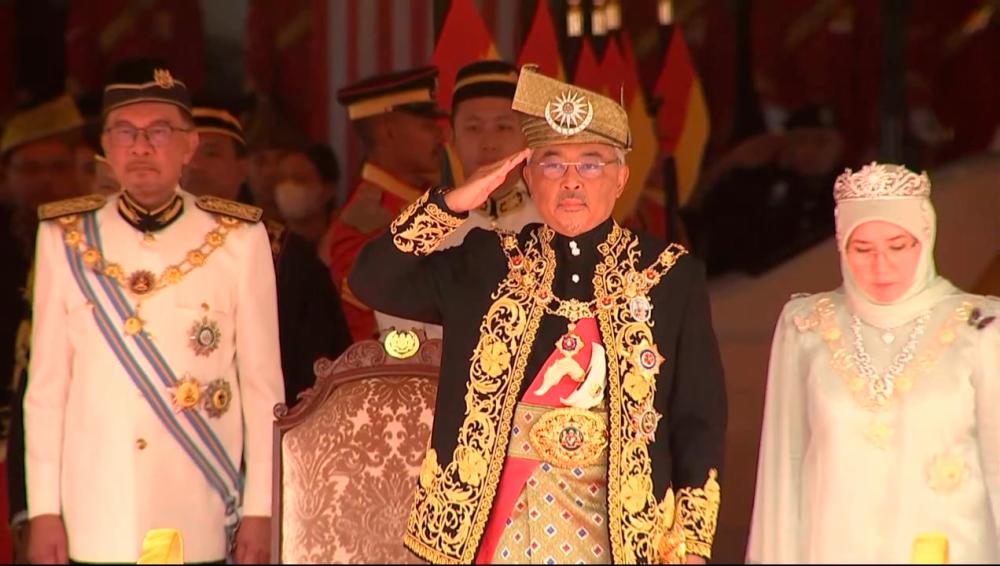 Tangkap layar siaran langsung istiadat pembukaan Penggal Kedua Parlimen ke-15.
