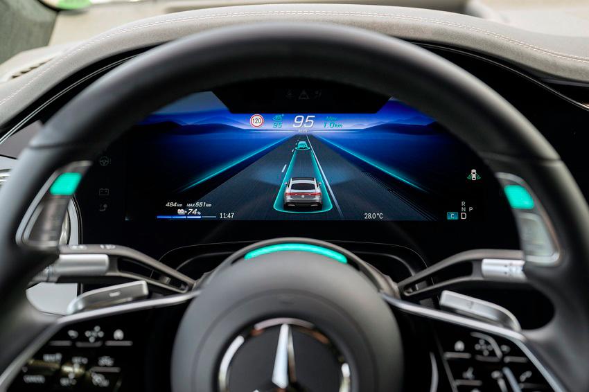 Mercedes-Benz rolls out enhanced drive pilot system for SAE level 3 autonomous driving