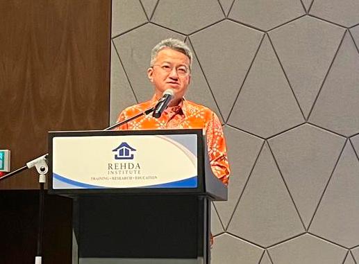 Liew delivering his speech at Rehda’s CEO Series 2025 conference in Kuala Lumpur today.