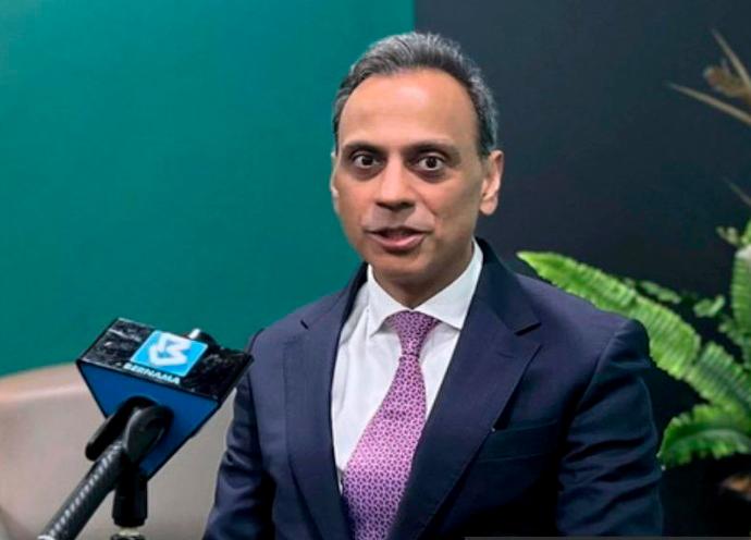 Sharma says the British government is keen to strengthen linkages to increase the value chain in the manufacture of high-end chips. – Bernamapic