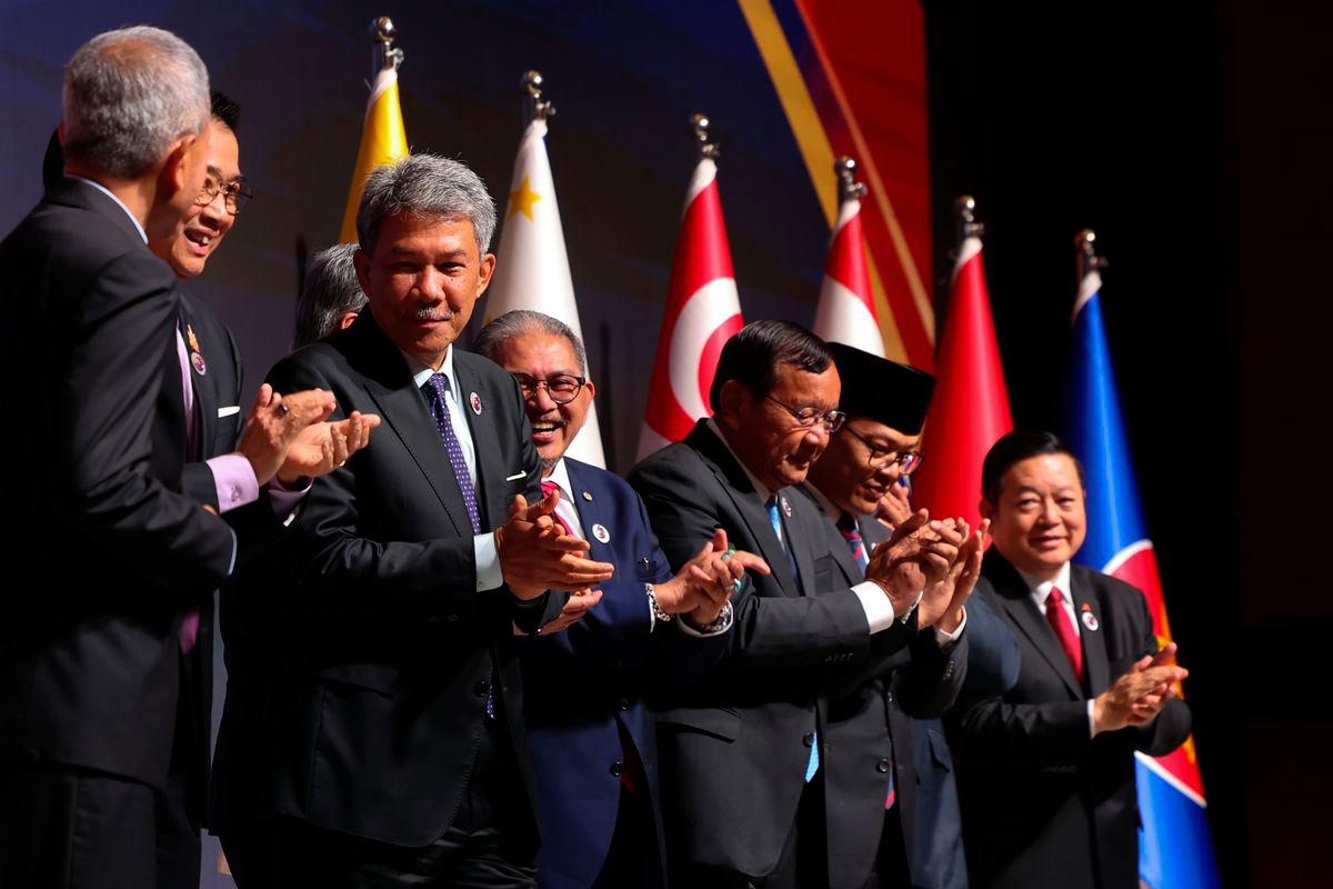 ASEAN must boost security, digital resilience in facing escalating threats - Mohamad