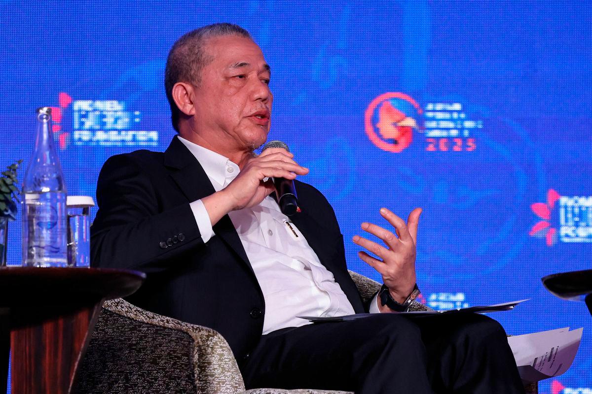 Deputy Prime Minister Datuk Seri Fadillah Yusof - BERNAMApix