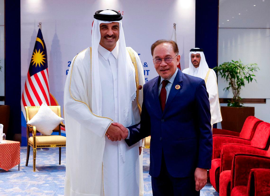 Prime Minister Datuk Seri Anwar Ibrahim with the Emir of Qatar, Sheikh Tamim bin Hamad Al Thani - BERNAMApix