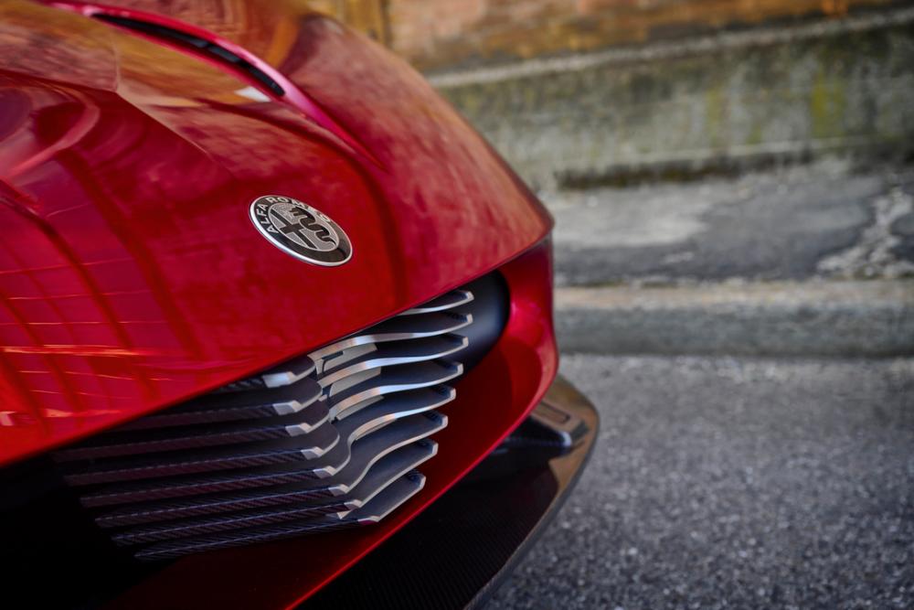 Alfa Romeo 33 Stradale: Limited-Run Work Of Art $!Alfa Romeo 33 Stradale: Limited-Run Work Of Art