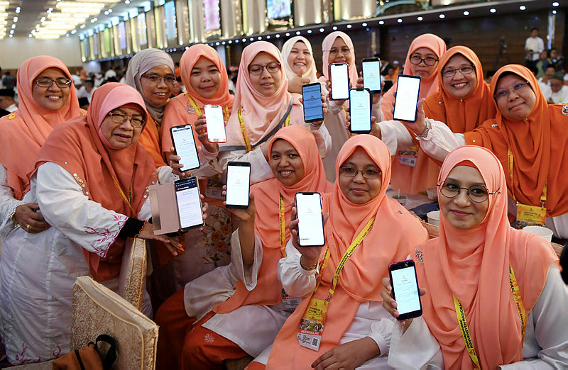 Delegates, during Parti Amanah Negara’s (Amanah) National Convention 2019, in Shah Alam, on Dec 6, 2019. — Bernama