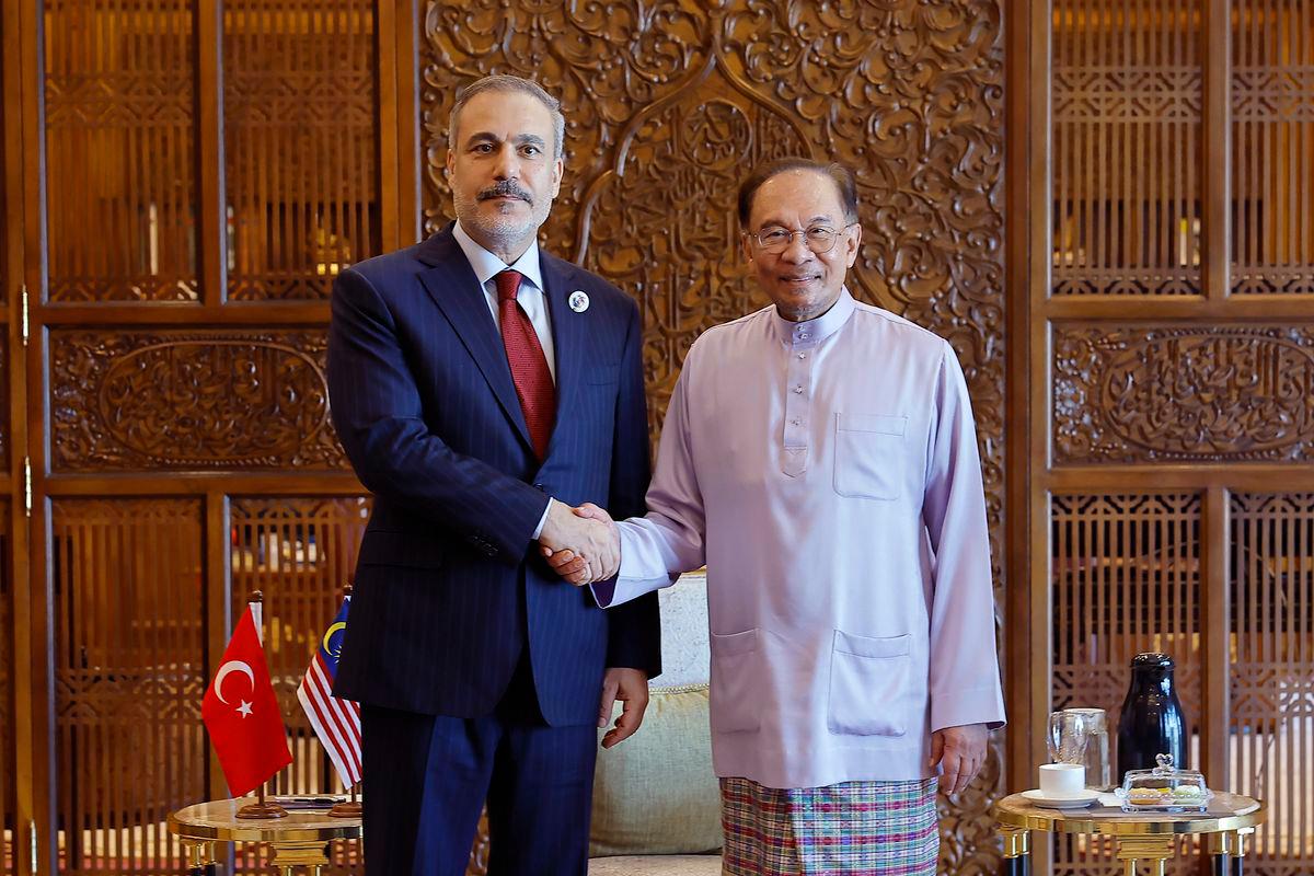 Perdana Menteri Datuk Seri Anwar Ibrahim bersama Menteri Luar Turkiye Haakn Fidan - BERNAMA