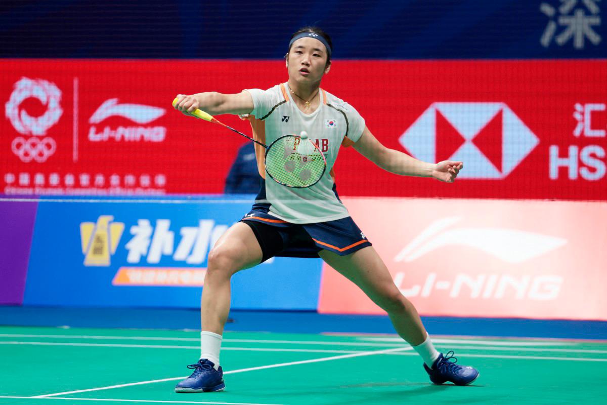South Korea’s An Se-young hits a return to China’s Han Yue during their women's singles final at the China Masters badminton tournament in Shenzhen in China's southern Guangdong province on September 21, 2025. - AFPpix