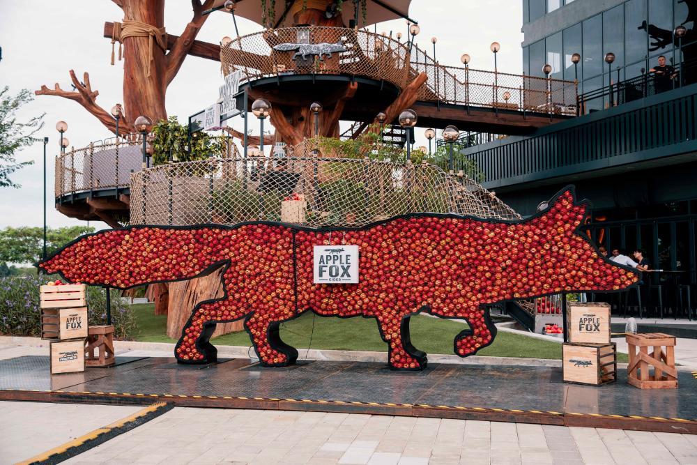 The record setting Apple Fox installation filled with 6,148 real apples.