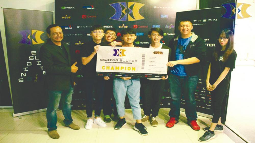 TAR UC IGS members who emerged champions in the League of Legends at the Malaysia Esding Elites Intervarsity Esports Championship.