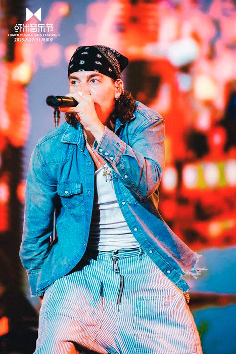 Six International Bands Debut at Chinese Mainland Music Festival, Top Chinese Acts Take the Spotlight — Aranya·Xiami Music &amp; Arts Festival Delivers a World-Class Music Experience