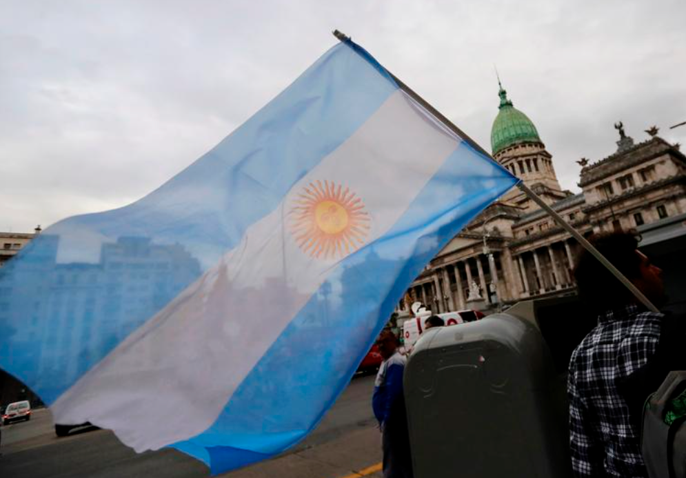 A man waves an Argentine national flag in Buenos Aires, Argentina, January 10, 2019. REUTERSPIX