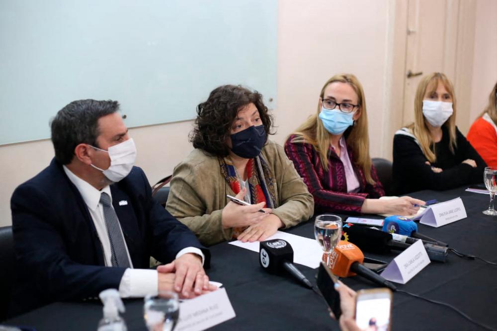 This handout picture released by the Health Ministry of the Province of Tucuman shows Health Minister Carla Vizzotti (2-L), the representative in Argentina of the Pan American Health Organization (PAHO) Eva Jane Llopis (2-R), and provincial Health Minister Luis Medina Ruiz (L) during a press conference in Tucuman, Argentina/AFPPix
