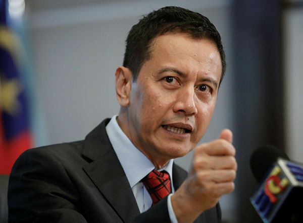 EC chief denies discussing Rafizi’s case with AG