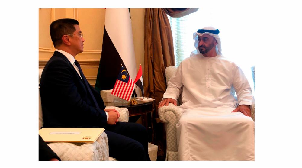Economic Affairs Minister Datuk Seri Azmin Ali (L) during his audience with the Crown Prince of Abu Dhabi Sheikh Mohamed bin Zayed Al Nahyan, on Sept 9, 2019. — Bernama