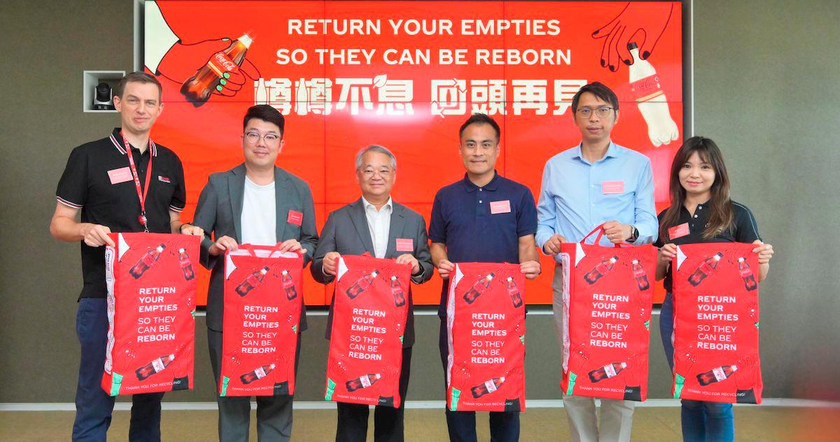 Coca-Cola has become the first enterprise in Hong Kong to recycling plastic bottles into new ones leveraging its own facilities. The launch event was graced by Dr Samuel CHUI, JP, Director of Environmental Protection (third from the left), Hon LAU Kwok-fan, MH, JP, Chairman, Panel on Environmental Affairs, Legislative Council (second from the left); Hon KWOK Wai-keung, BBS, JP, Member (Functional Constituency – Labour), Legislative Council (third from the right); Hon LUK Chung-hung, JP, Member, Legislative Council (second from the right), Mr Richard GOULD, Director and General Manager, Swire Coca-Cola Hong Kong (far left); and Ms Iris LEE, General Manager, Hong Kong and Macau, The Coca-Cola Company (far right).