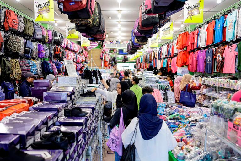 Malaysian retail industry posts 3.5% sales growth in Q4’24, misses forecast: Survey