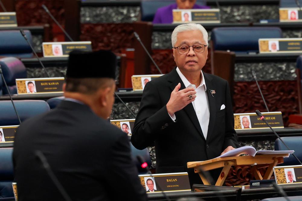 KUALA LUMPUR, 21 Feb -- Ahli Parlimen Bera Datuk Seri Ismail Sabri Yaakob ketika sesi perbahasan Titah Yang di-Pertuan Agong pada Mesyuarat Pertama Penggal Kedua Parlimen ke-15 di Bangunan Parlimen hari ini. - fotoBERNAMA