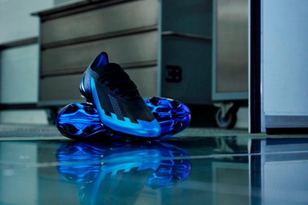 $!Bugatti and Adidas unveil limited-edition football boots