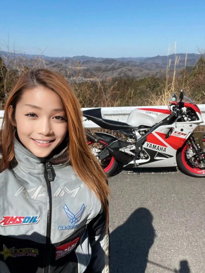 $!Beautiful biker revealed to be a 50-year-old Japanese man