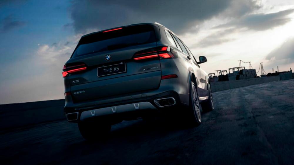 $!BMW X5 Li Facelift For China Gets More Legroom