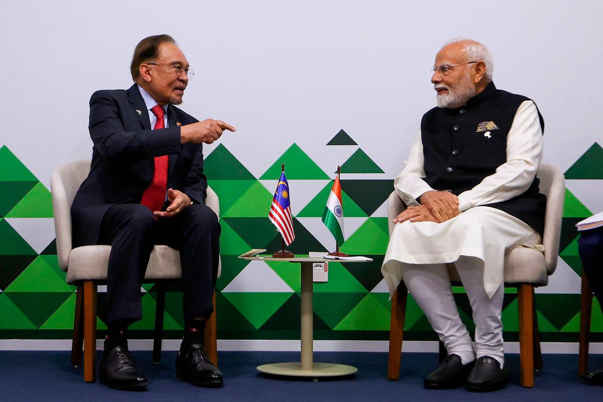 Perdana Menteri Datuk Seri Anwar Ibrahim dan rakan sejawatannya dari India, Narendra Modi mengadakan pertemuan di Rio de Janeiro semalam - BERNAMA