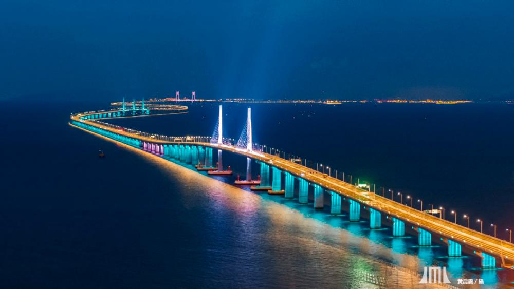 $!The Hong Kong-Zhuhai-Macao Bridge — pix courtesy of Macao New Eight Scenic Spots