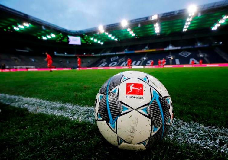 General view of a match ball during the warm up. REUTERSPIX