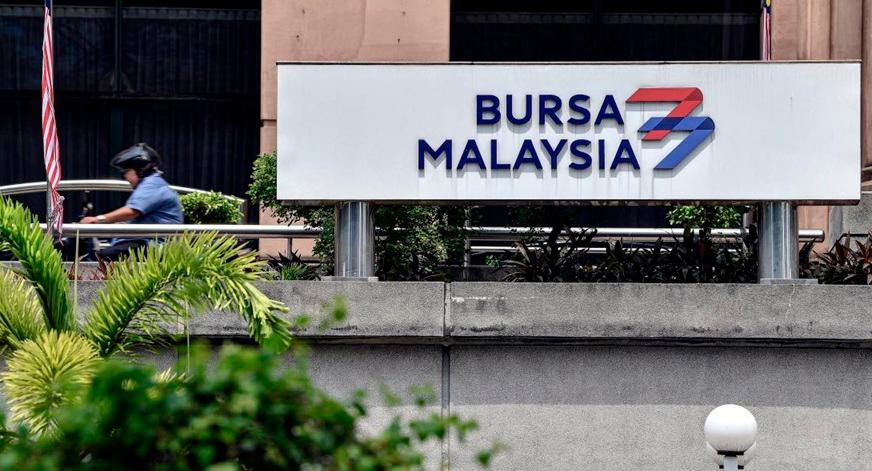 MIDF Amanah says foreign selling pressure persisted throughout the week on Bursa Malaysia. – Bernama filepic