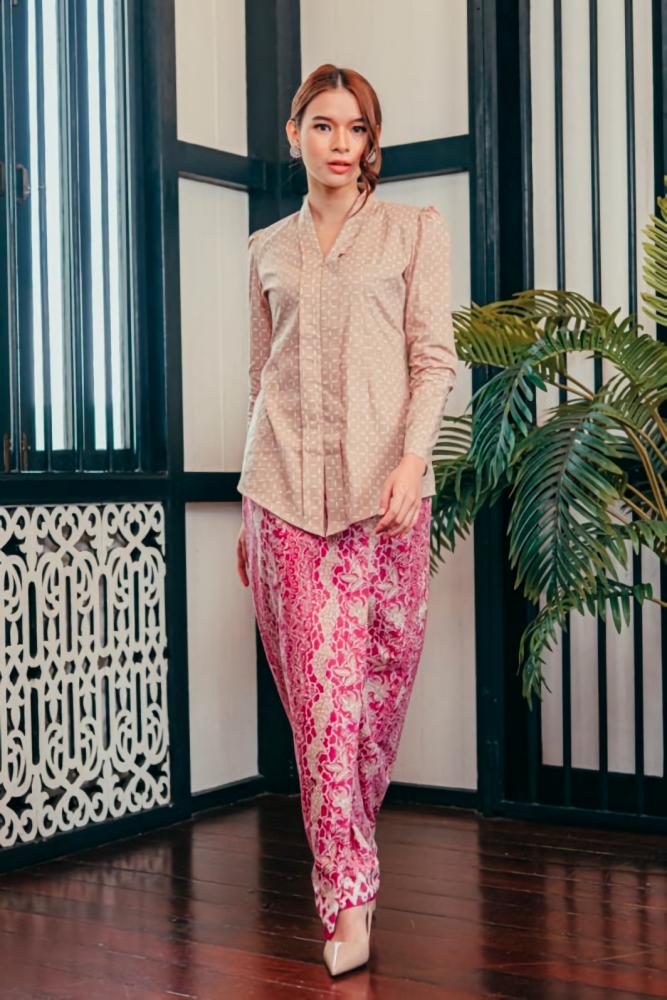 Baju kebaya derives from the Javanese kingdom of Majapahit. - HABRA $!Baju kebaya derives from the Javanese kingdom of Majapahit. - HABRA