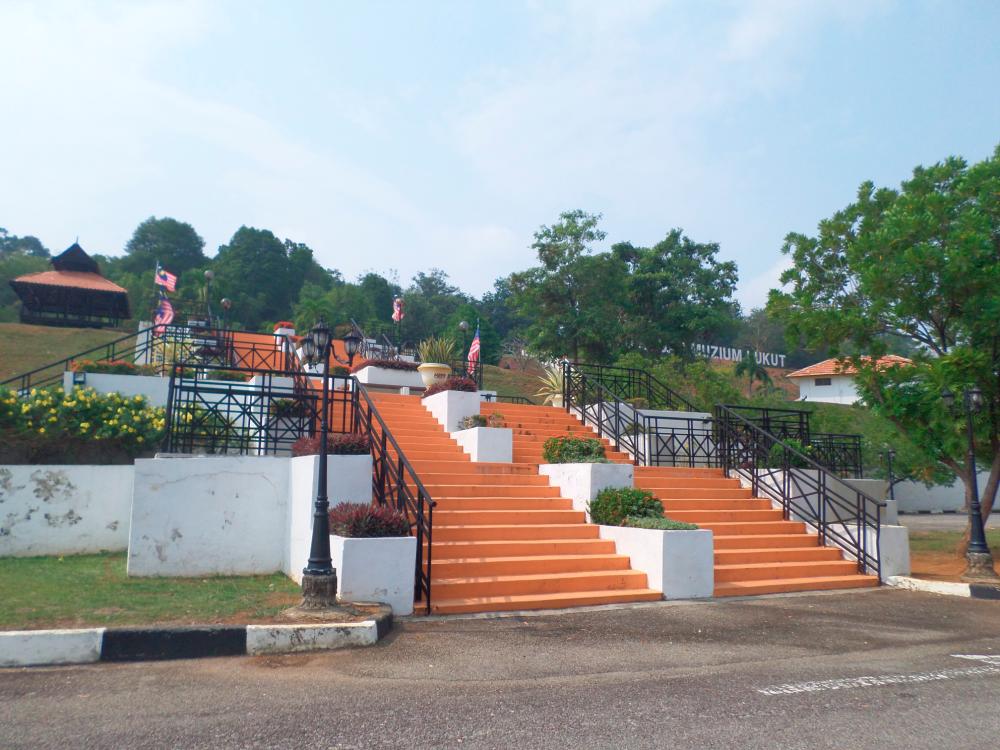 Kota Lukut. – WIKIPEDIA $!Kota Lukut. – WIKIPEDIA
