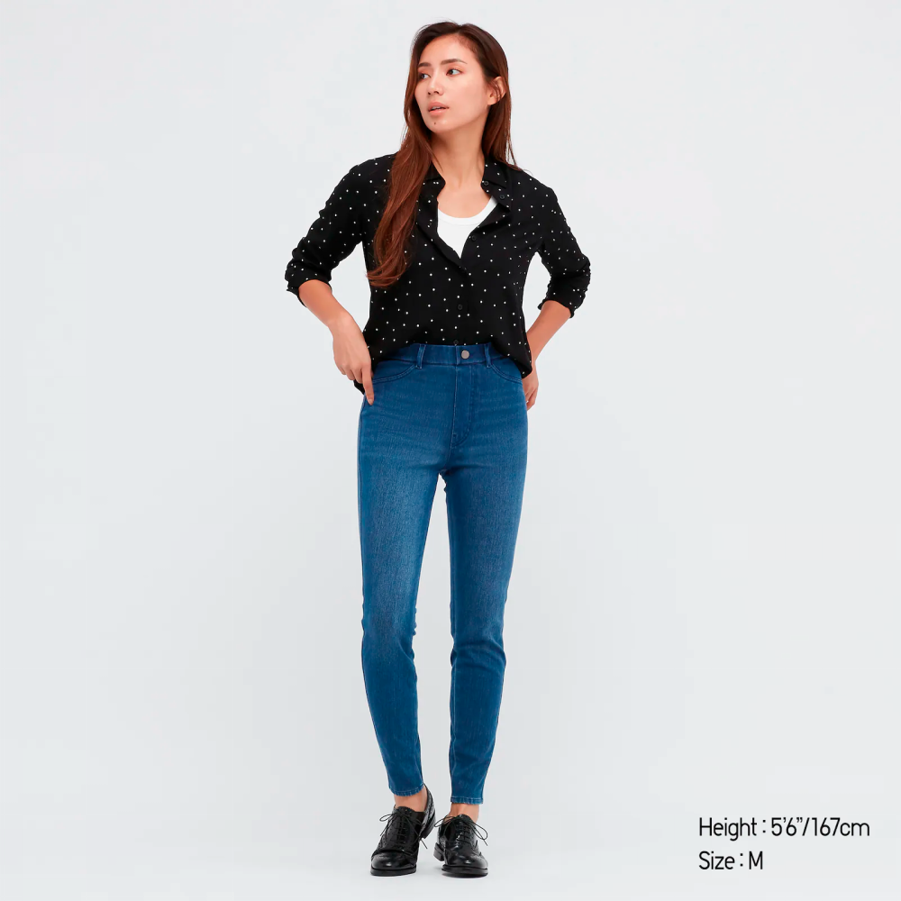 $!High-waisted blue jeans for women were everywhere in the 90s, and are now a must have item for the wardrobe. – UNIQLO
