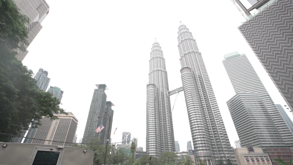 $!The unmistakable Kuala Lumpur Twin Towers. – Sunpix by Norman Hiu