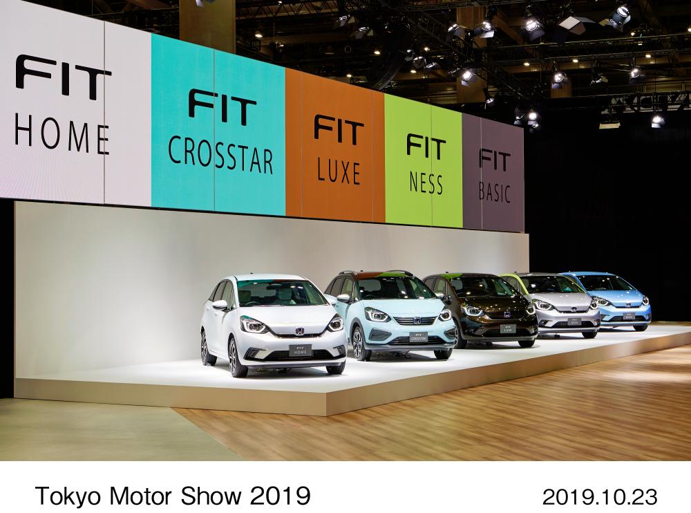 $!All five Honda Fit types/variants. From left ‘Home’, ‘Crosstar’, ‘Luxe’, ‘Ness’ and ‘Basic’.