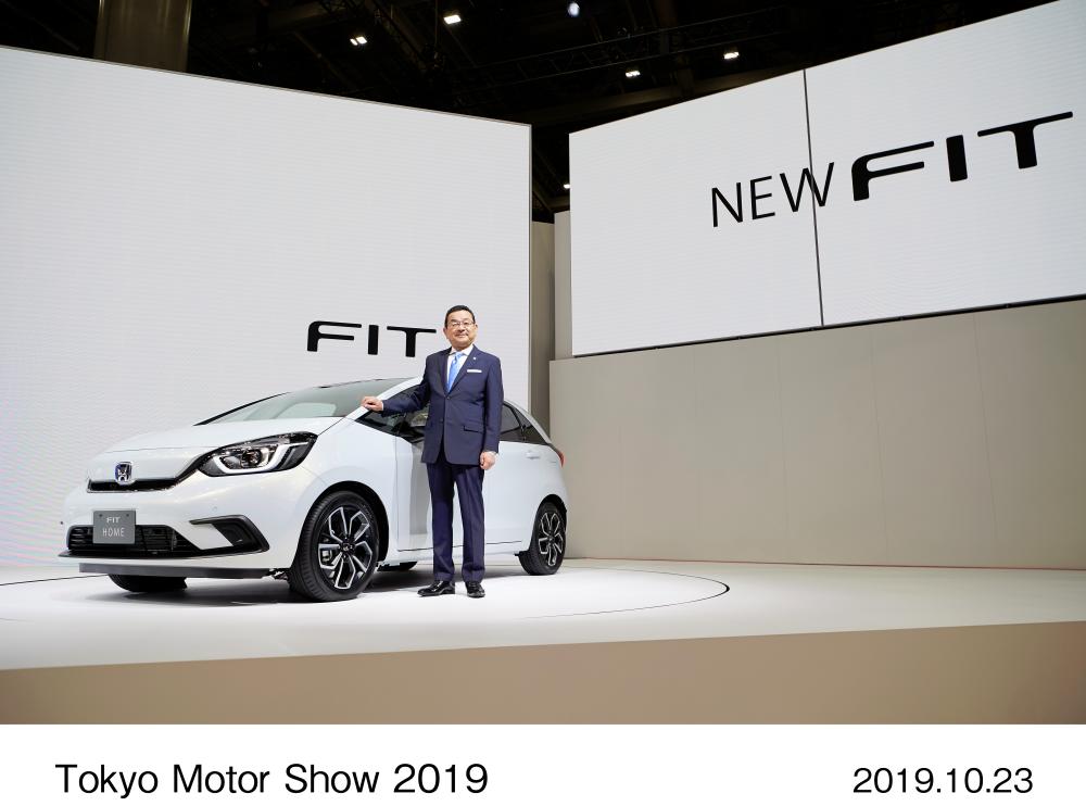 $!Honda Motor Co Ltd president, representative director and CEO Takahiro Hachigo presenting the new Honda Fit to the media.