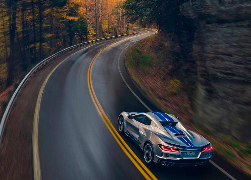 $!For its 70th birthday, Chevrolet presents its first ever electrified AWD Corvette