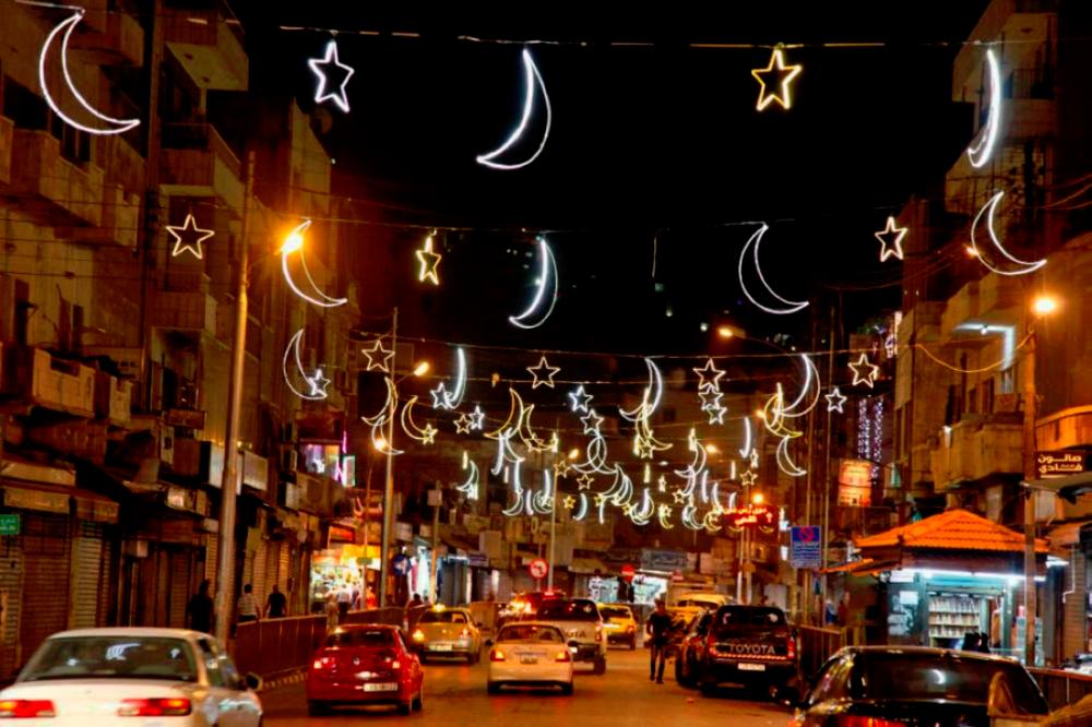 KUALA LUMPUR, April 9 - The atmosphere of the first night of Ramadan in a city in the capital Amman, Jordan. Bernamapix
