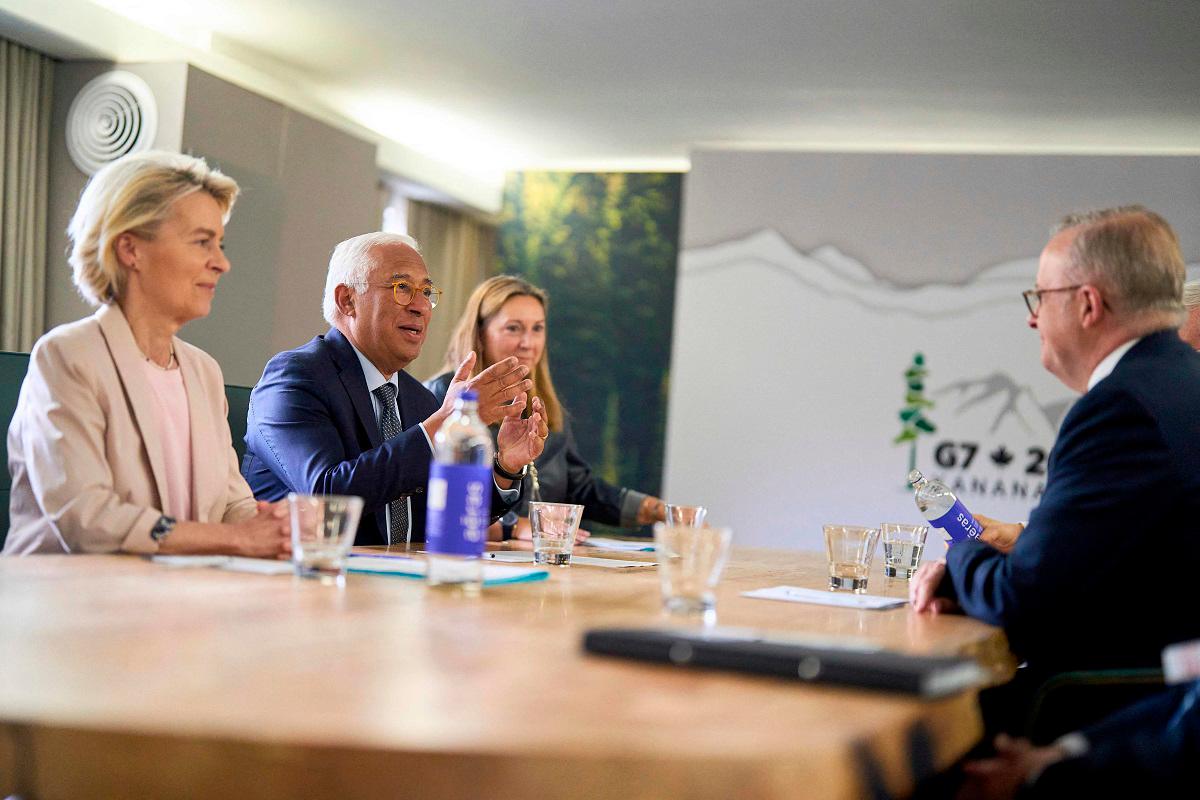 European Council President António Costa (center L) and European Union President Ursula von der Leyen (L) speak with Australian Prime Minister Anthony Albanese (R), during a bilateral meeting at the Group of Seven (G7) Summit in Kananaskis, Alberta on June 17, 2025. - Geoff Robins / AFP