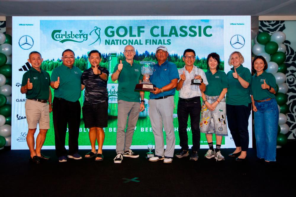 Carlsberg Management team with Gross, Nett and Guest winners of the Carlsberg Golf Classic 2024