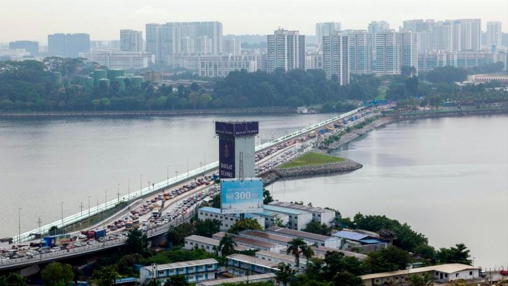 The Johor-Singapore Special Economic Zone capitalises on the strengths of both economies for the benefit of the two countries. – Bernama filepic